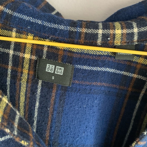 UNIQLO flannel - Picture 2 of 3